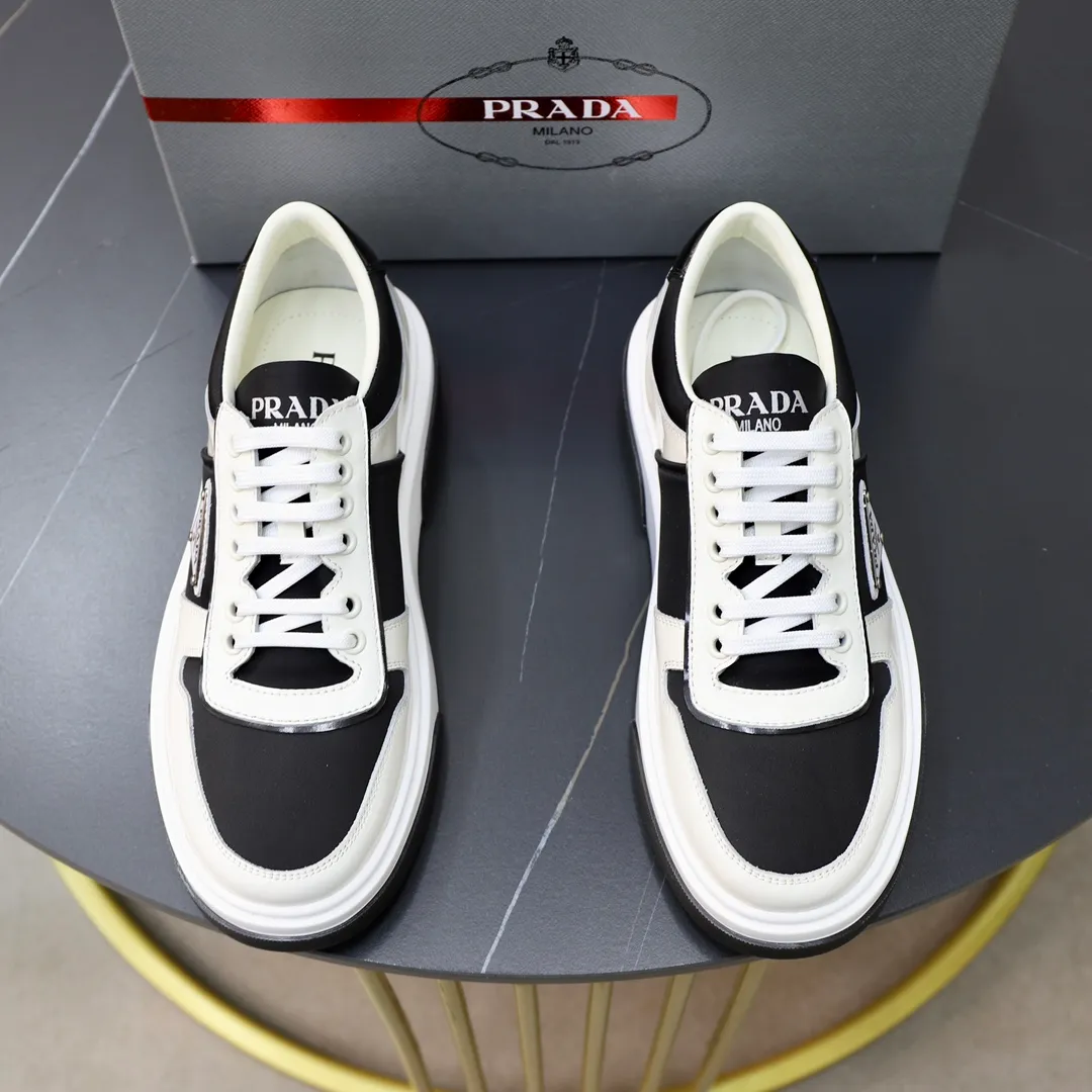 Factory price: 720 top original order Brand: PRADA (Prada) Standard code: Men's size 38/44 (45 can be customized) Grade: Same as the official website Material: Original cowhide, cowhide lining, original combination two-color wear-resistant soft outsole Style category: casual sports version, young fashion, European and American trend, British style Color: actual picture color